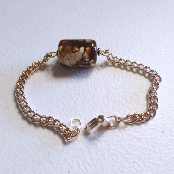 Minimalist Simplistic Elegant: Cream & Brown Fire Agate + Gold Chain Bracelet - Picture 6 of 15